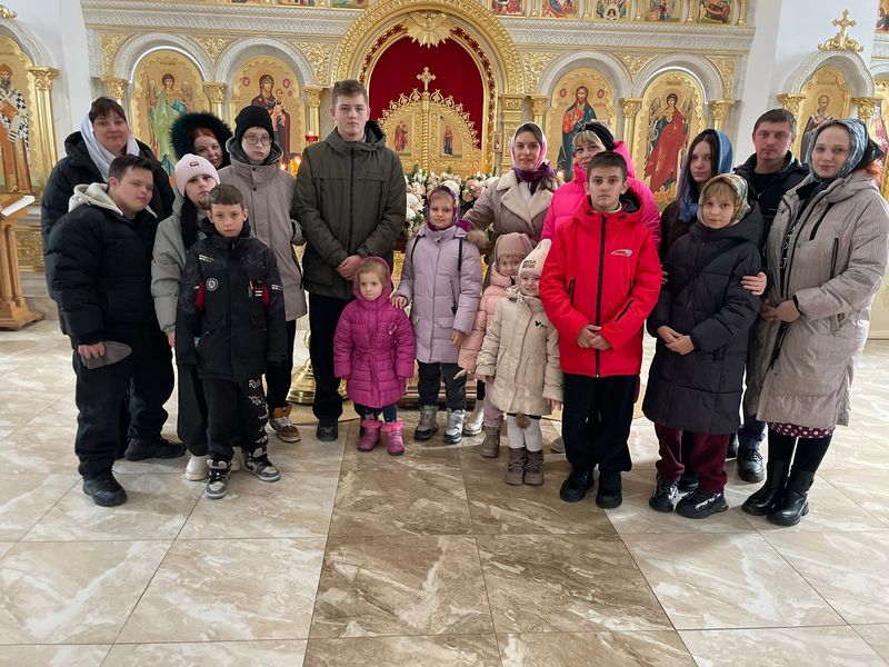 В Никольском храме города Зверево состоялся мастер-класс по росписи имбирных пряников