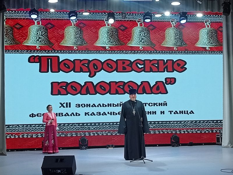 В Каменске-Шахтинском прошел детский фестиваль казачьей песни и танца