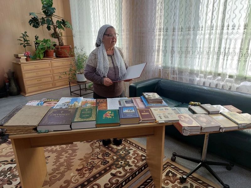 Выставка православной книги прошла в доме престарелых посёлка Садовый