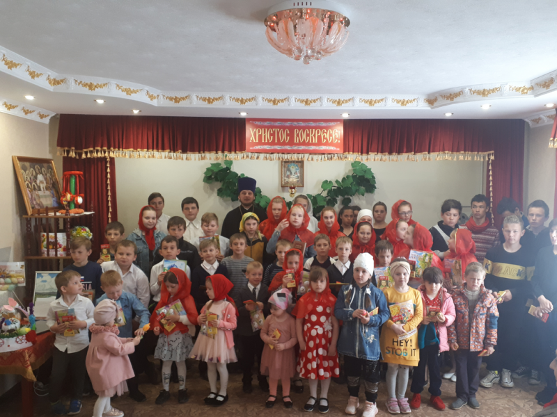 В воскресной школе «Красное солнышко» при храме Иоанна Предтечи станицы Боковской состоялся пасхальный концерт