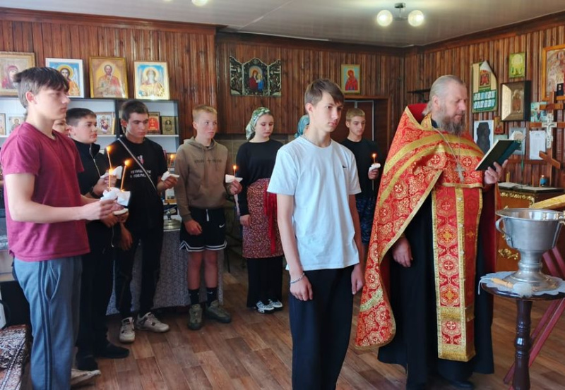 Молебен для выпускников хутора Пономарев, перед сдачей экзаменов