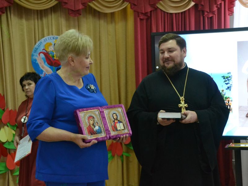 Иерей Владимир Татаркин поздравил детский сад «Лазорик» с первым юбилеем