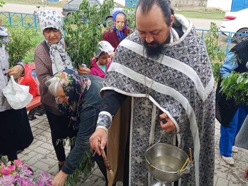 Водосвятный молебен в часовне в селе Россошь
