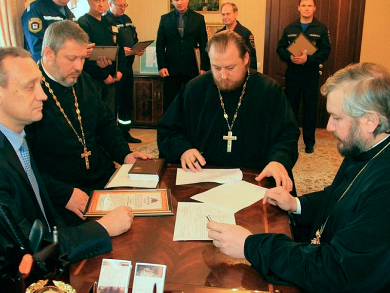 Преосвященнейший епископ Симон провел встречу с руководителями структурных подразделений Департамента по предупреждению и ликвидации чрезвычайных ситуаций Ростовской области