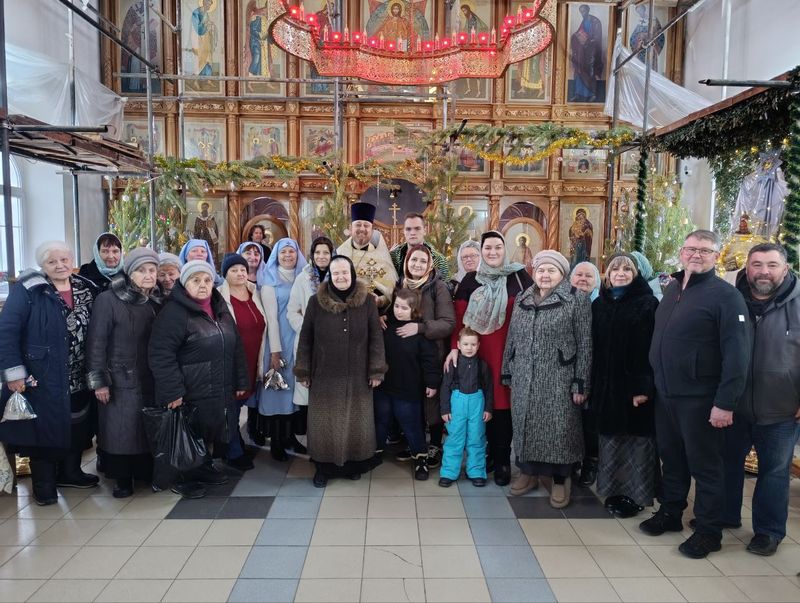 Члены городского общества инвалидов Новошахтинска получили подарки в Донском храме