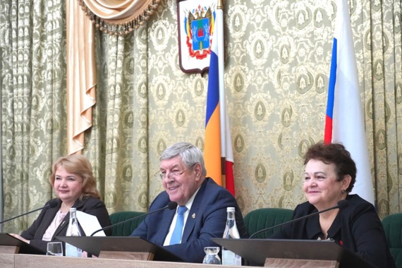 В Октябрьском районе состоялось плановое заседание районного Собрания депутатов