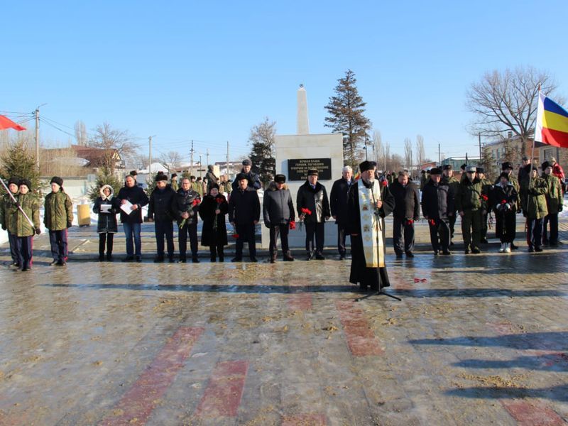 В Миллерово прошел торжественный митинг в честь 81-й годовщины освобождения города
