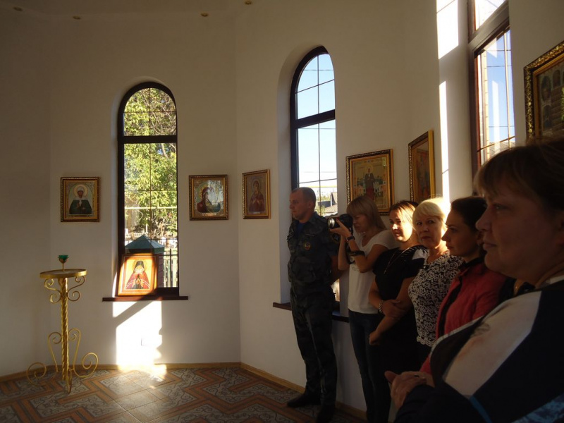 В день памяти свщмч. Захарии (Лобова) настоятель храма в честь этого святого иерей Сергий Атрюшенко отслужил благодарственный молебен в часовне на территории МЧС г. Новошахтинска