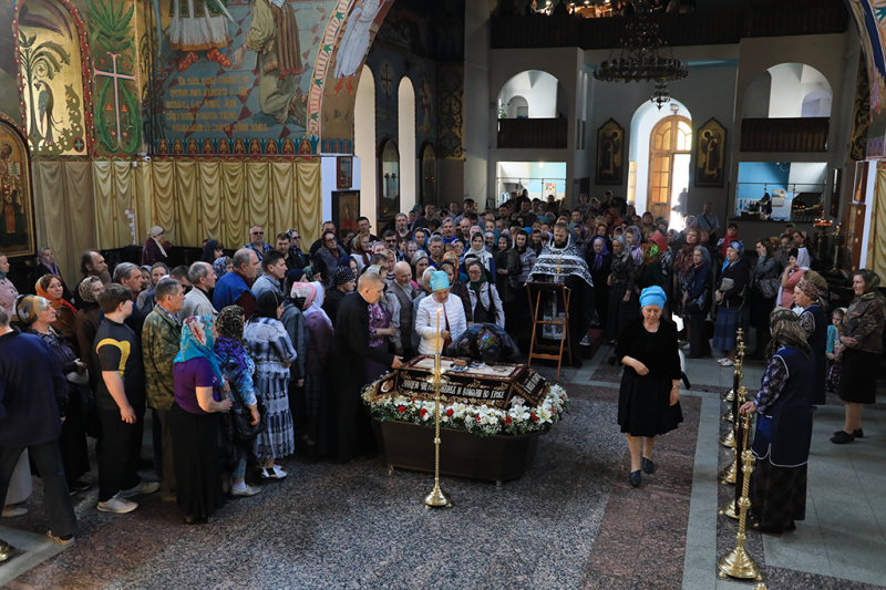 Епископ Симон совершил вечерню с чином выноса плащаницы