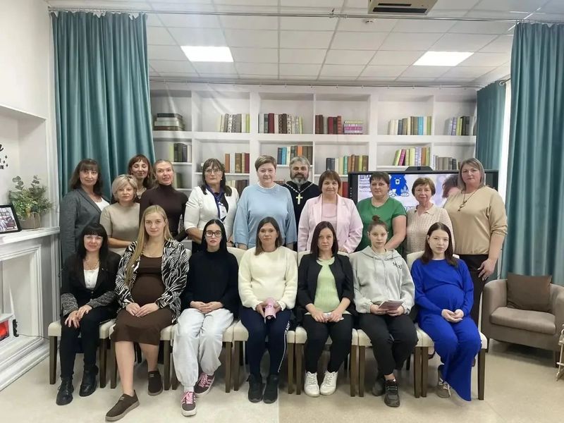 Священник посетил реабилитационный центр для несовершеннолетних