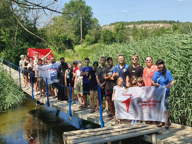 Волонтеры «Движения Первых» по благословению иерея Георгия Лукащука провели социально-значимую акцию в слободе Никольской