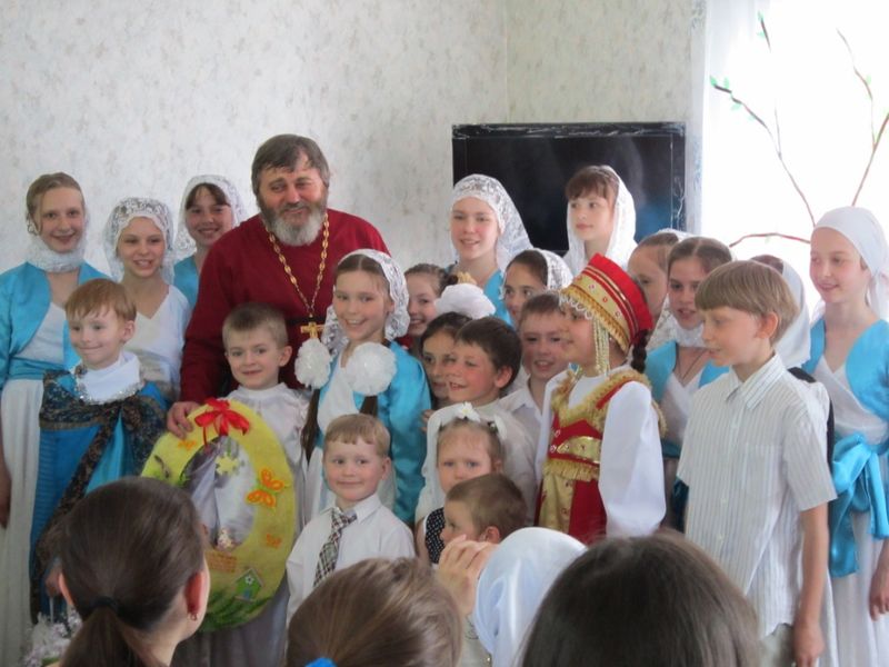 В праздник Пасхи в Никольском храме хутора Гуково прошел пасхальный концерт