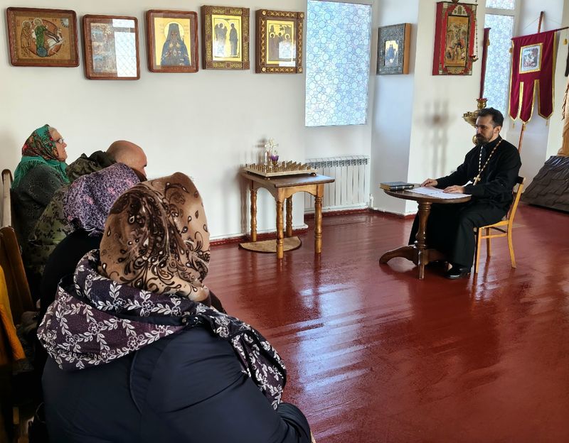 На приходе Рождества Христова в Митякинской продолжают изучать Священное Писание