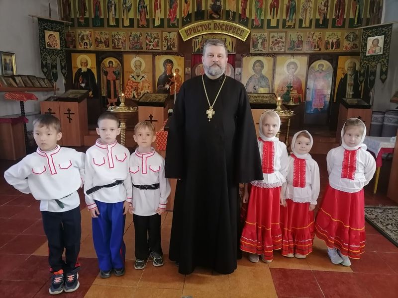 Воспитанники детского сада №28 «Аленький цветочек» посетили Пантелеимоновский храм пос. Майский