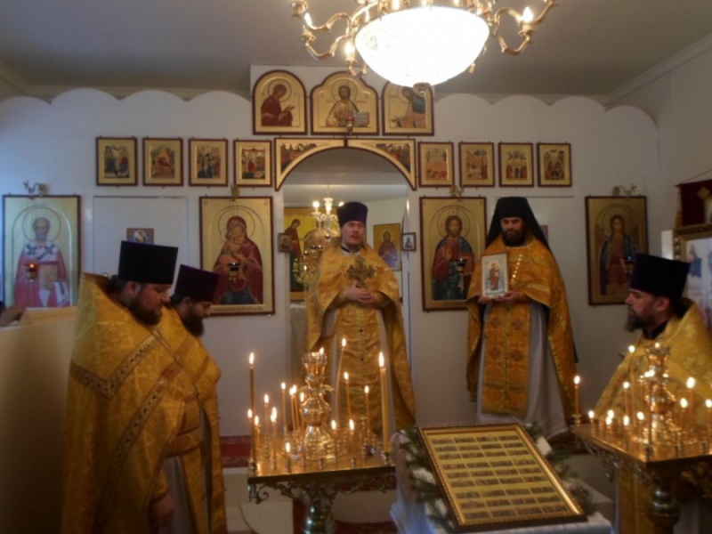 В праздник Обрезания Господня, в поселении Алексеево-Лозовское, в новом храме Архангела Гавриила состоялось соборное служение священников Чертково-Калитвенского благочиния