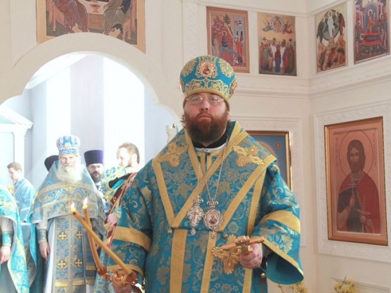 В праздник Похвалы Пресвятой Богородицы епископ Игнатий совершил Литургию в храме Александра Невского г. Красный Сулин