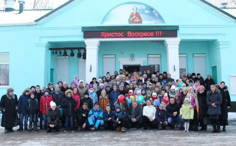 «Детской Божественной литургией» отметили 6-летие освящения храма Пантелеимона Целителя в г. Гуково