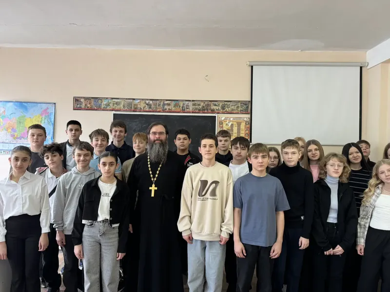 Благочинный Александровск-Грушевского округа рассказал детям о наступающем Великом посте