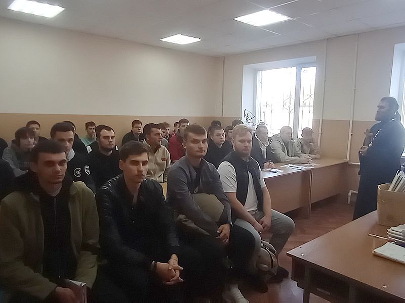 Священник благословил призывников станицы Мальчевской на службу Отечеству