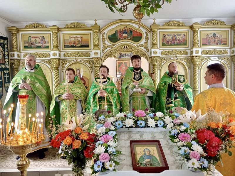 Престольный праздник храма святой благоверной княгини Анны Кашинской города Каменск-Шахтинский отметили соборным богослужением