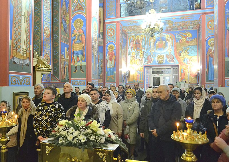 Рождество Христово в Покровском храме города Каменск-Шахтинский
