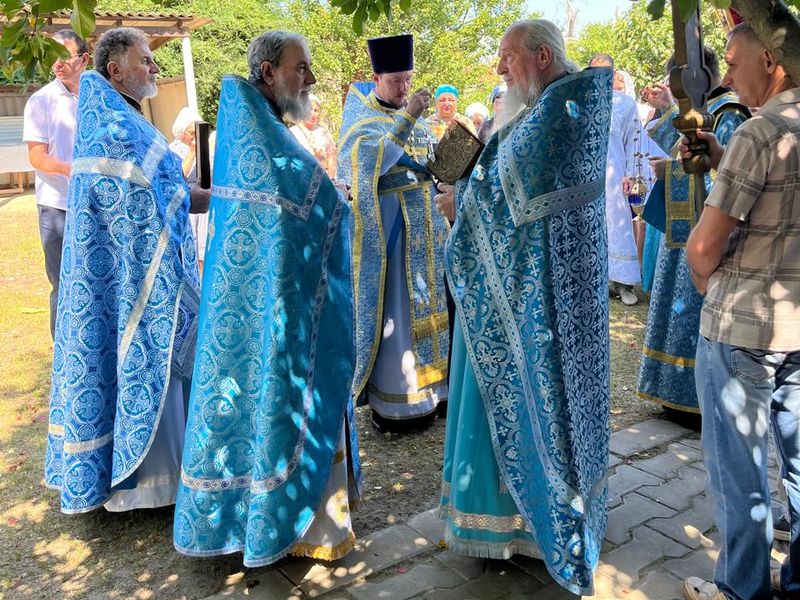 Соборное богослужение в станице Мигулинской