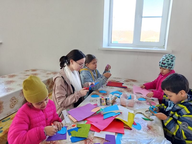 В воскресной школе прошло занятие, посвящённое иконографии Воскресения Христова и игре «Наука и Вера»