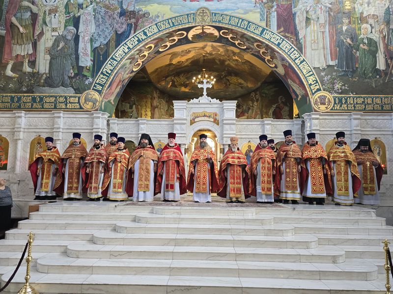 В Покровском кафедральном соборе состоялось соборное богослужение духовенства