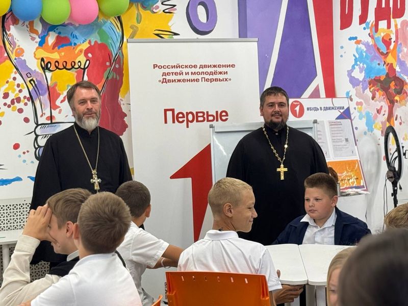 В станице Багаевской прошла встреча между священниками и воспитанниками казачьих школ