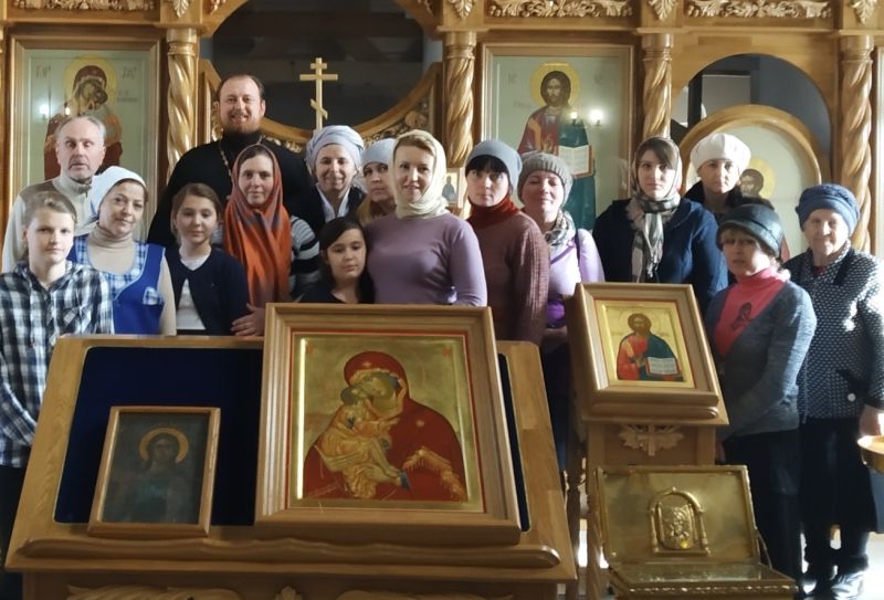 Протянуть руку помощи тем, кто в этом нуждается – задача гуманитарного центра при храме Донской иконы Божией матери