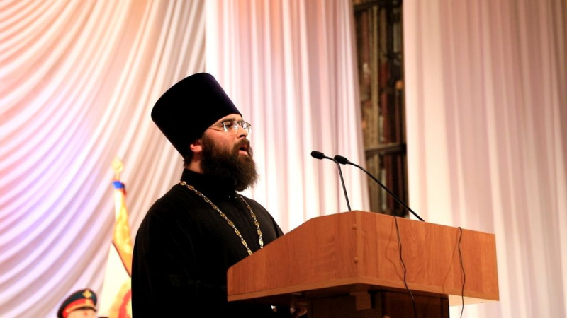 Председатель епархиального отдела во взаимодействию с Вооруженными Силами и силовыми структурами иерей Александр Теличкин поздравил военнослужащих 150-ой мотострелковой дивизии с Днем защитника Отечества