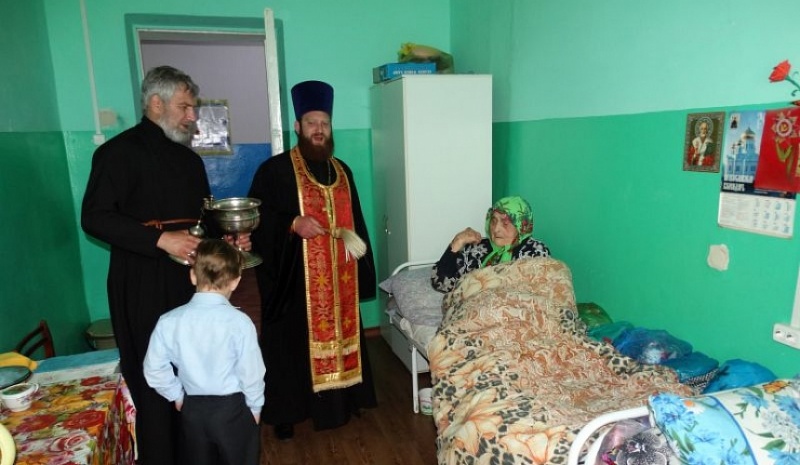 Праздник святителя Николая для оставшихся без попечения в хут. Красный
