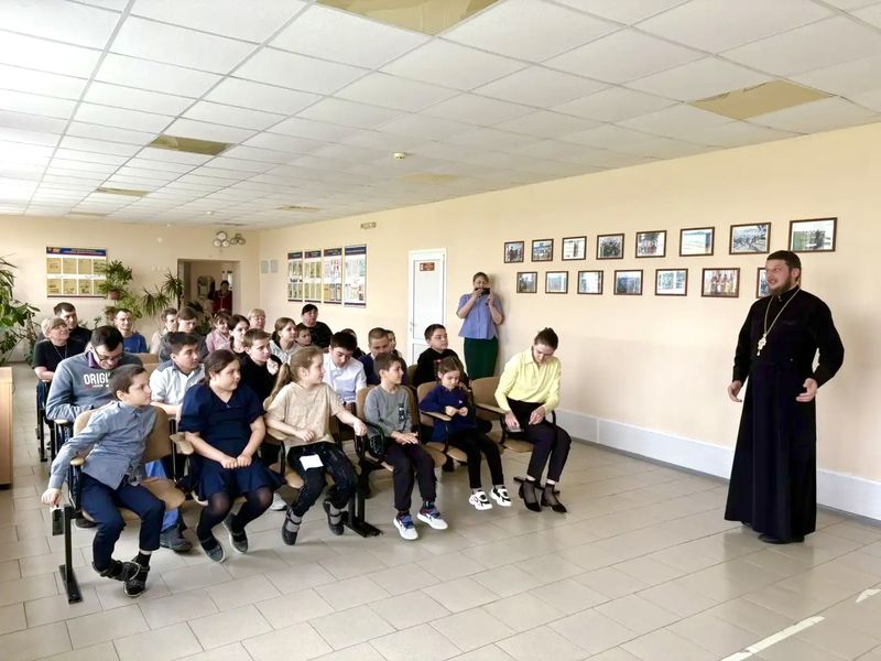 Лекторская группа провела встречу с учащимися Краснозоринской школы Боковского района 