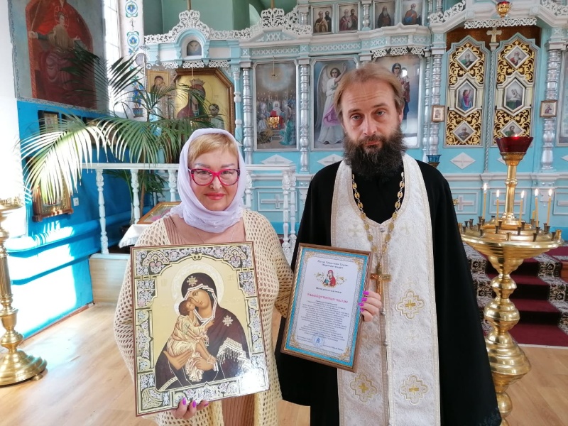 Благочинный приходов Нижнедонского округа поздравил сотрудников телекомпании «Видеотон» с 30-летним юбилеем