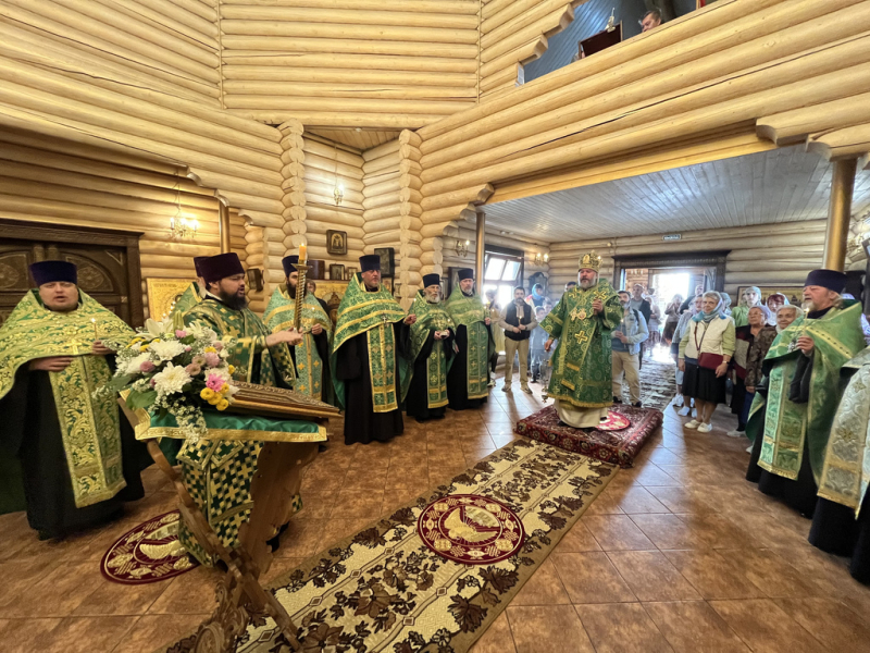 Преосвященнейший епископ Симон совершил всенощное бдение в храме преподобного Сергия Радонежского хутора Старая Станица