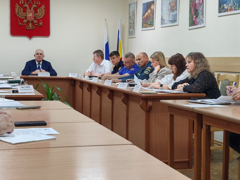 Заседание антитеррористической комиссии состоялось в Новошахтинске