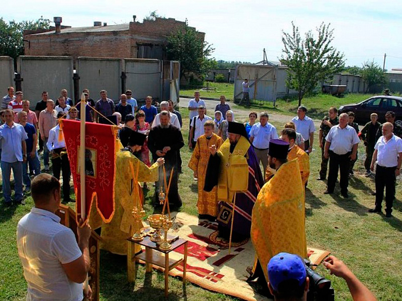 Преосвященнейший епископ Симон совершил чин освящения купола для храма преподобного Паисия Святогорца при нарко-реабилитационном центре в х. Маркин