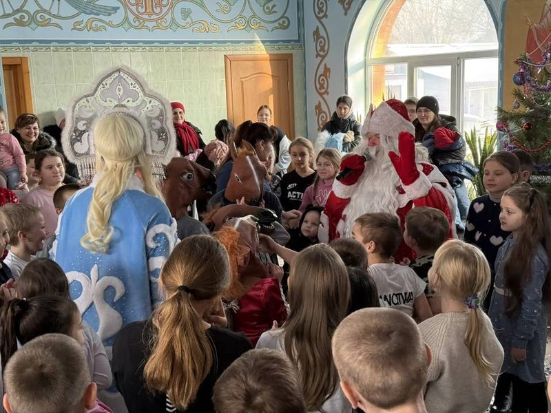 В Багаевском округе провели благотворительную ёлку для детей из малоимущих и многодетных семей