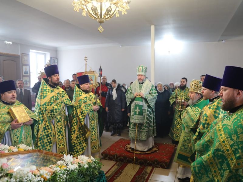 Преосвященнейший епископ Симон с архипастырским визитом посетил приход блаженной Матроны Московской города Донецка