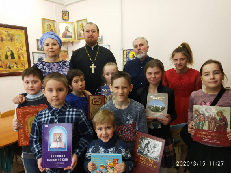 Мероприятие, посвященное «Дню православной книги», прошло в воскресной школе Донского храма г. Новошахтинска