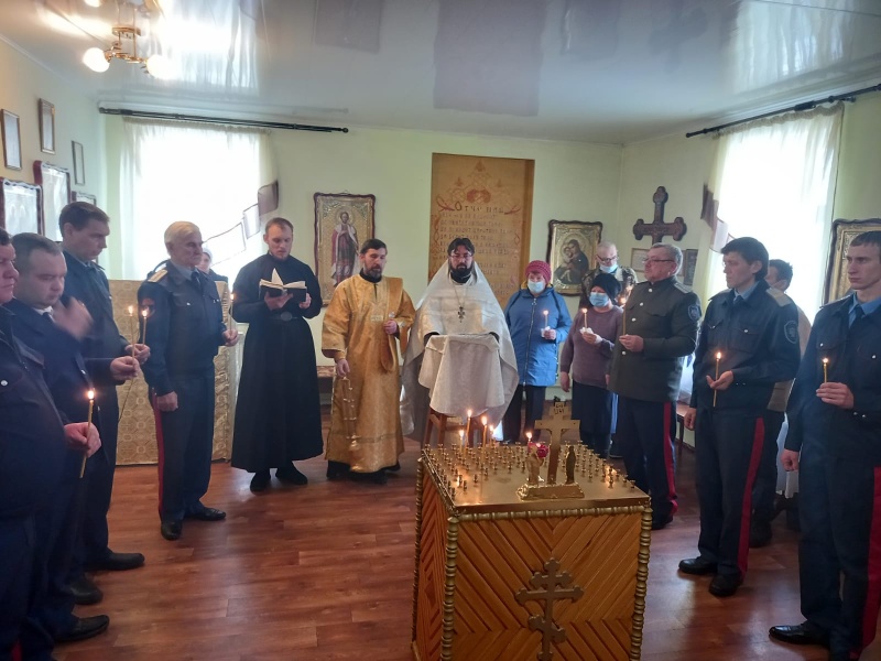В храме Святителя Николая Чудотворца в сл. Кашары почтили память репрессированных казаков XX столетья