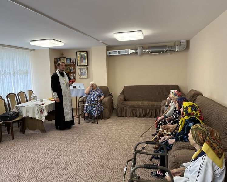 Иерей Александр Левчик нанес пастырский визит в реабилитационное отделение для граждан пожилого возраста и инвалидов в станице Боковской