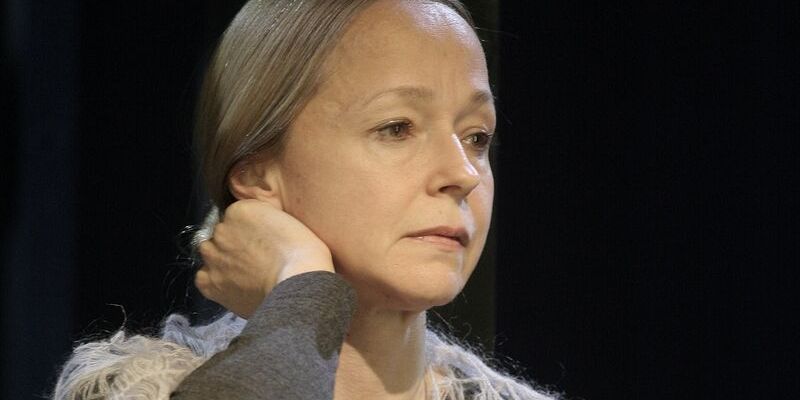 АКТРИСА АНЖЕЛИКА НЕВОЛИНА: «МНЕ ВСЕГДА ХОЧЕТСЯ СВЕТА»