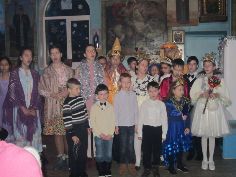 В канун великого праздника Рождества Христова в Свято-Никольском храме первопрестольного града Шахты состоялось праздничное мероприятие, посвященное Родившемуся Богомладенцу