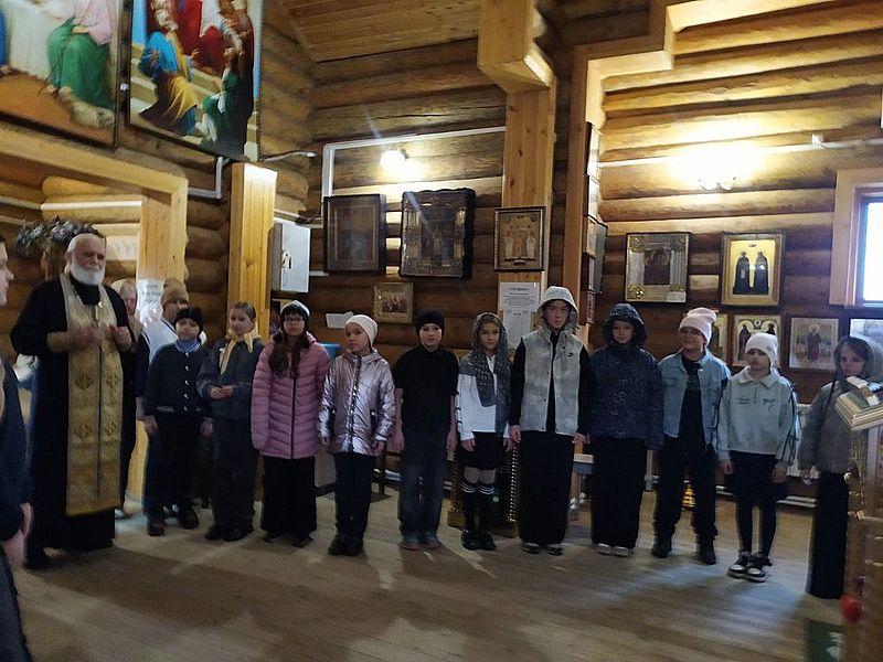 Экскурсионное посещение школьниками храма преподобного Серафима Саровского хутора Красновки