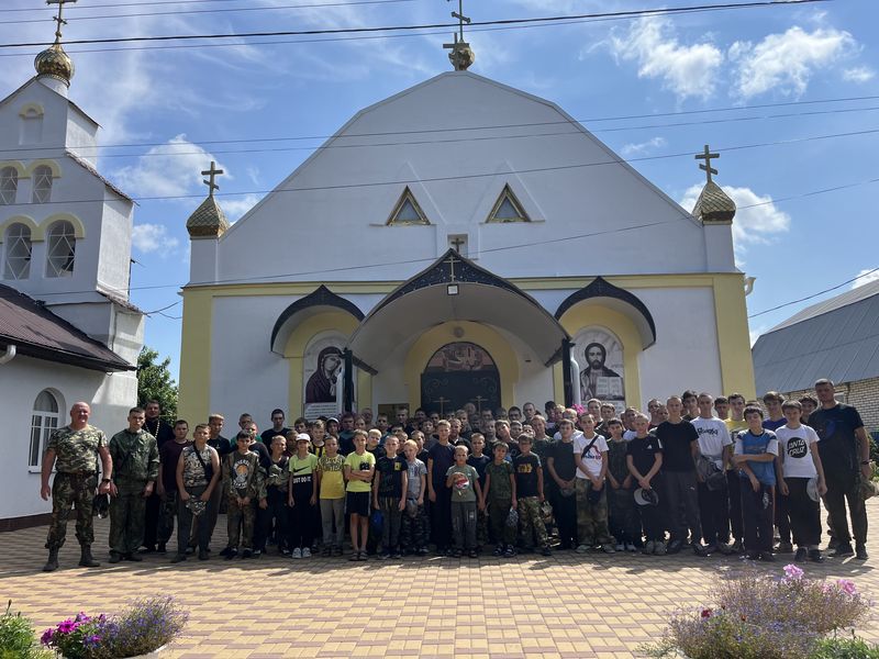 Духовно-нравственная беседа окружного духовника с казачатами.