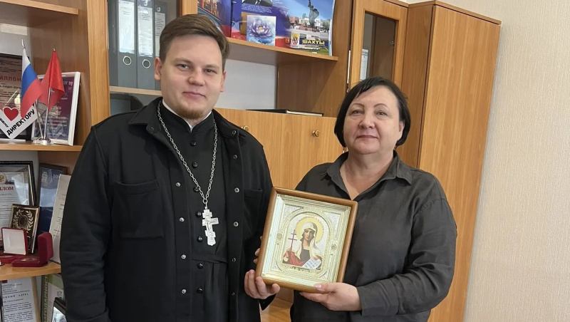 Клирик Покровского кафедрального собора г. Шахты посетил МБОУ «Гимназия № 10»