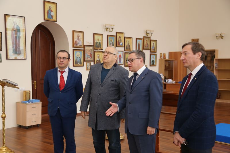 Епархиальный древлехранитель И.Г. Шарков ознакомил советника при ректорате ДГТУ с домовым храмом ИСОиП и кафедрой «Православная культура и теология» шахтинского филиала университета