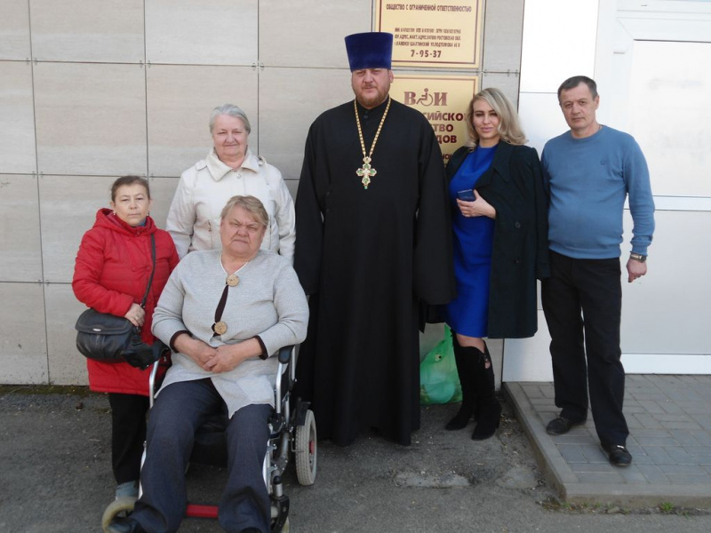Настоятель храма в честь Почаевской иконы Божией Матери протоиерей Вячеслав Лавлинский провел встречу с людьми всероссийского общества инвалидов г. Каменск-Шахтинский