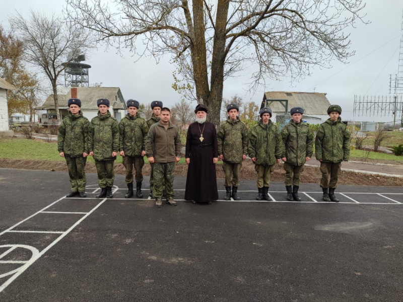Священник провел беседу с военнослужащими